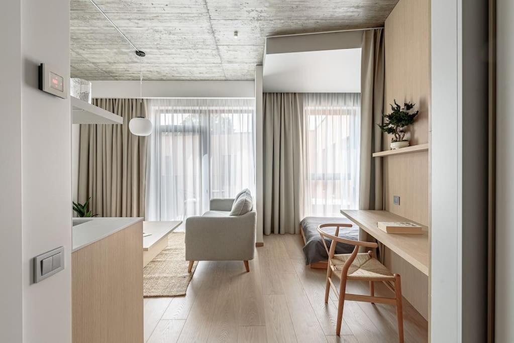 Apartament Cozy Japanese Oasis With Balcony, Gramophone, Netflix Wilno Zewnętrze zdjęcie
