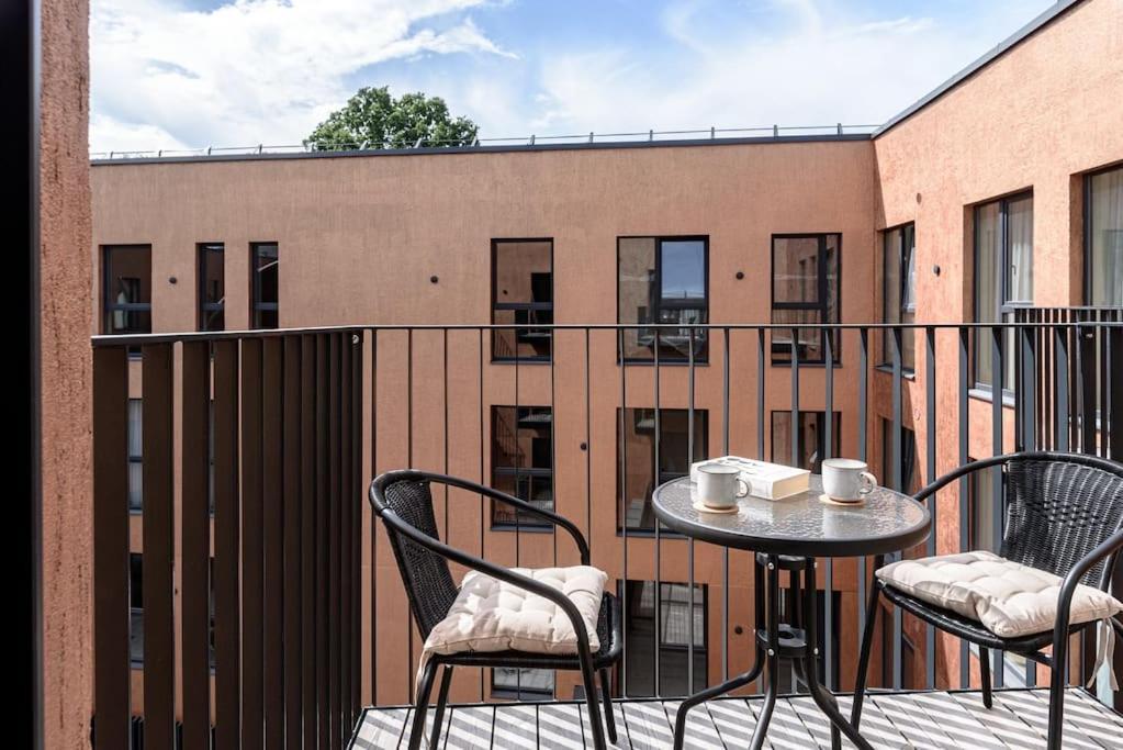 Apartament Cozy Japanese Oasis With Balcony, Gramophone, Netflix Wilno Zewnętrze zdjęcie